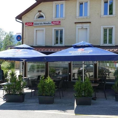 Hotel Restaurant Du Moulin Fleurier エクステリア 写真