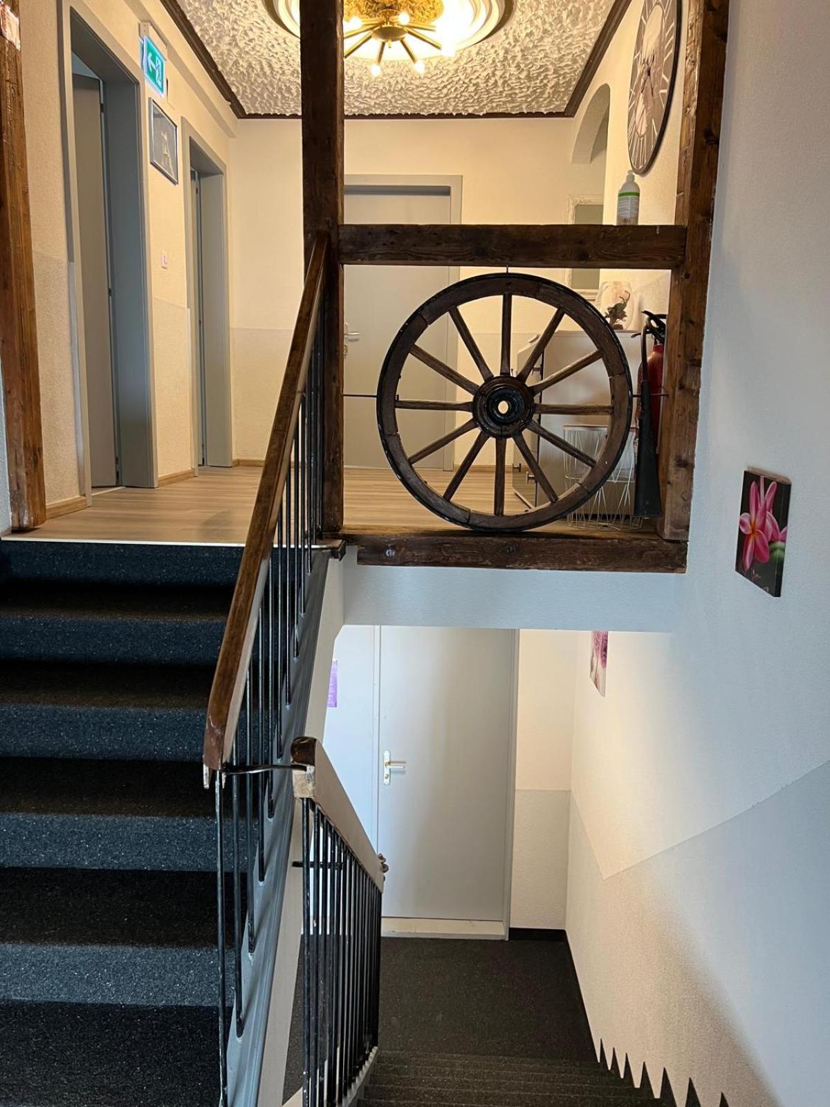 Hotel Restaurant Du Moulin Fleurier エクステリア 写真