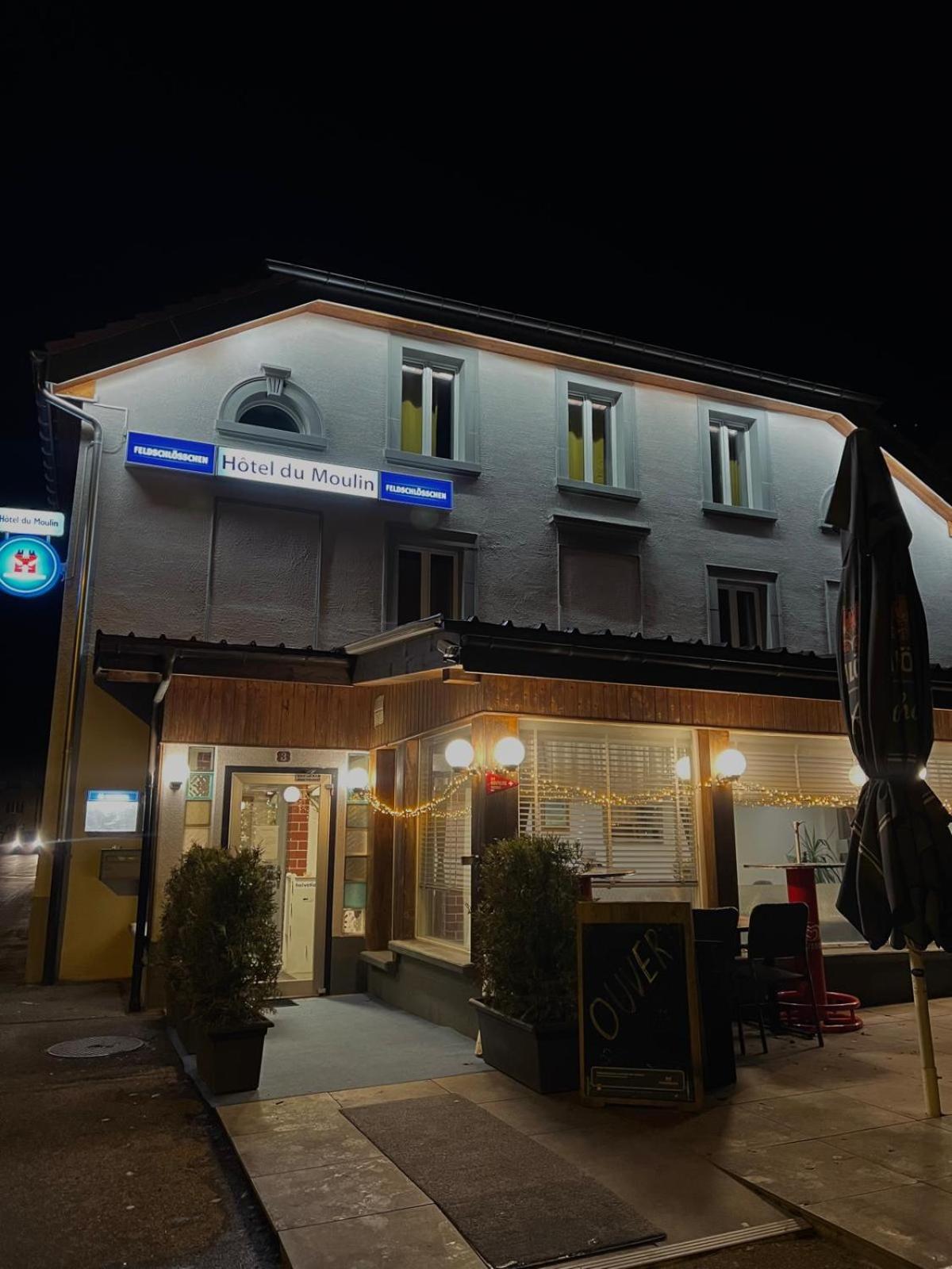 Hotel Restaurant Du Moulin Fleurier エクステリア 写真